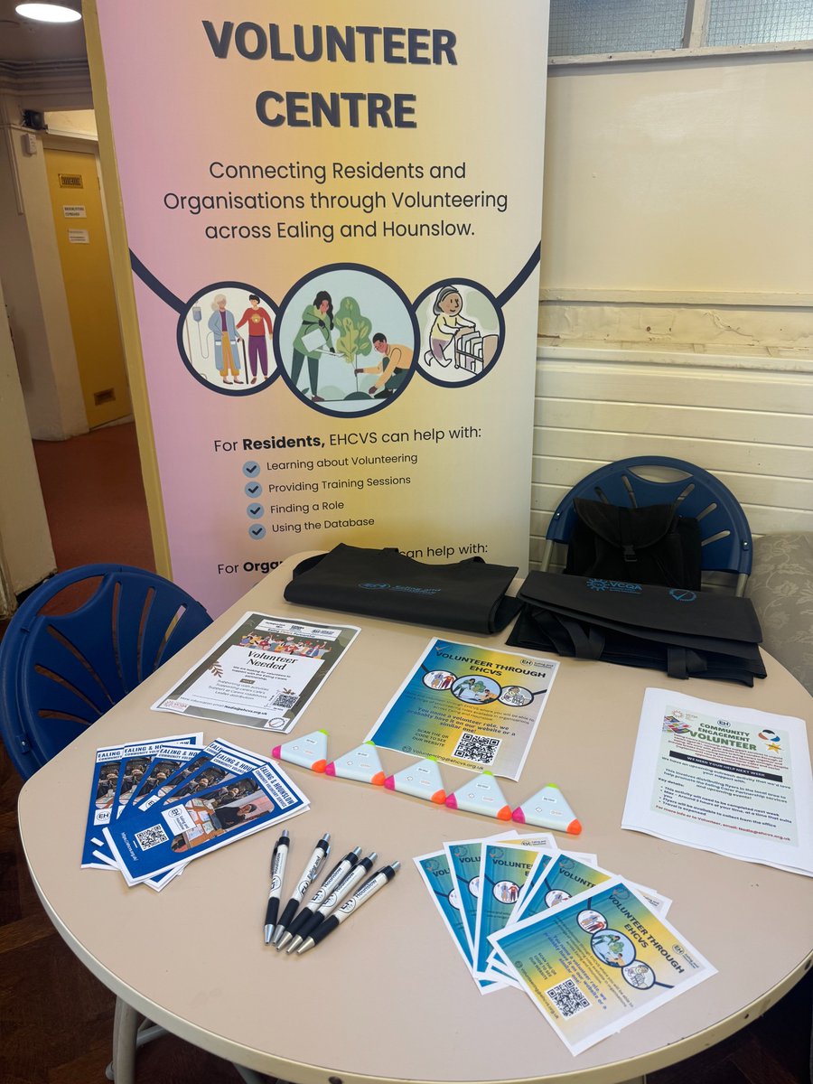 Hounslowtweets's tweet image. ✨ It’s #MotivationalMonday! 💫

A HUGE thank you to all our AMAZING volunteers at Friday’s Ealing Carers Roadshow! From set-up &amp;amp; registration to refreshments, your support was phenomenal👏🥰

Inspired to give back? Volunteer today! 🔗ehcvs.org.uk/volunteering/

#volunteering #ehcvs
