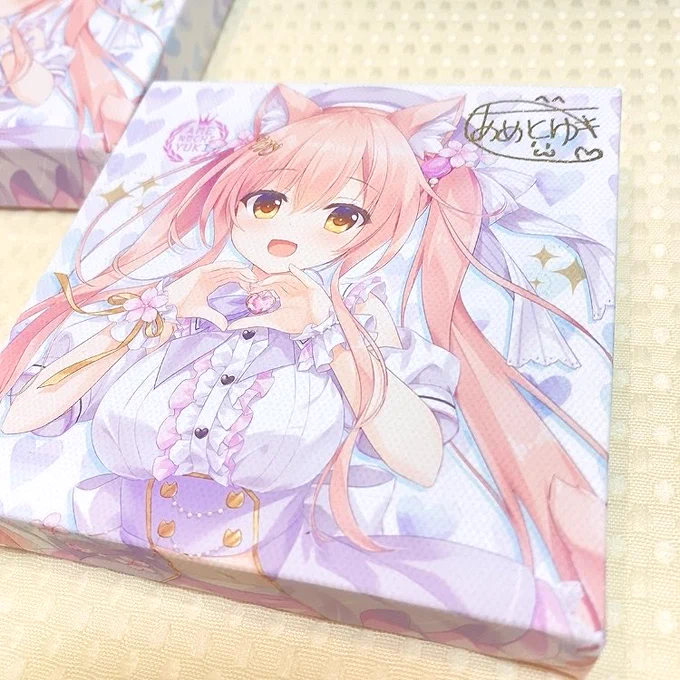 明日の先着プレゼントマカロンさんミニキャンバスの実物です 側面にも印刷があって立体的な仕上げぜひお迎えしてあげてくださいね