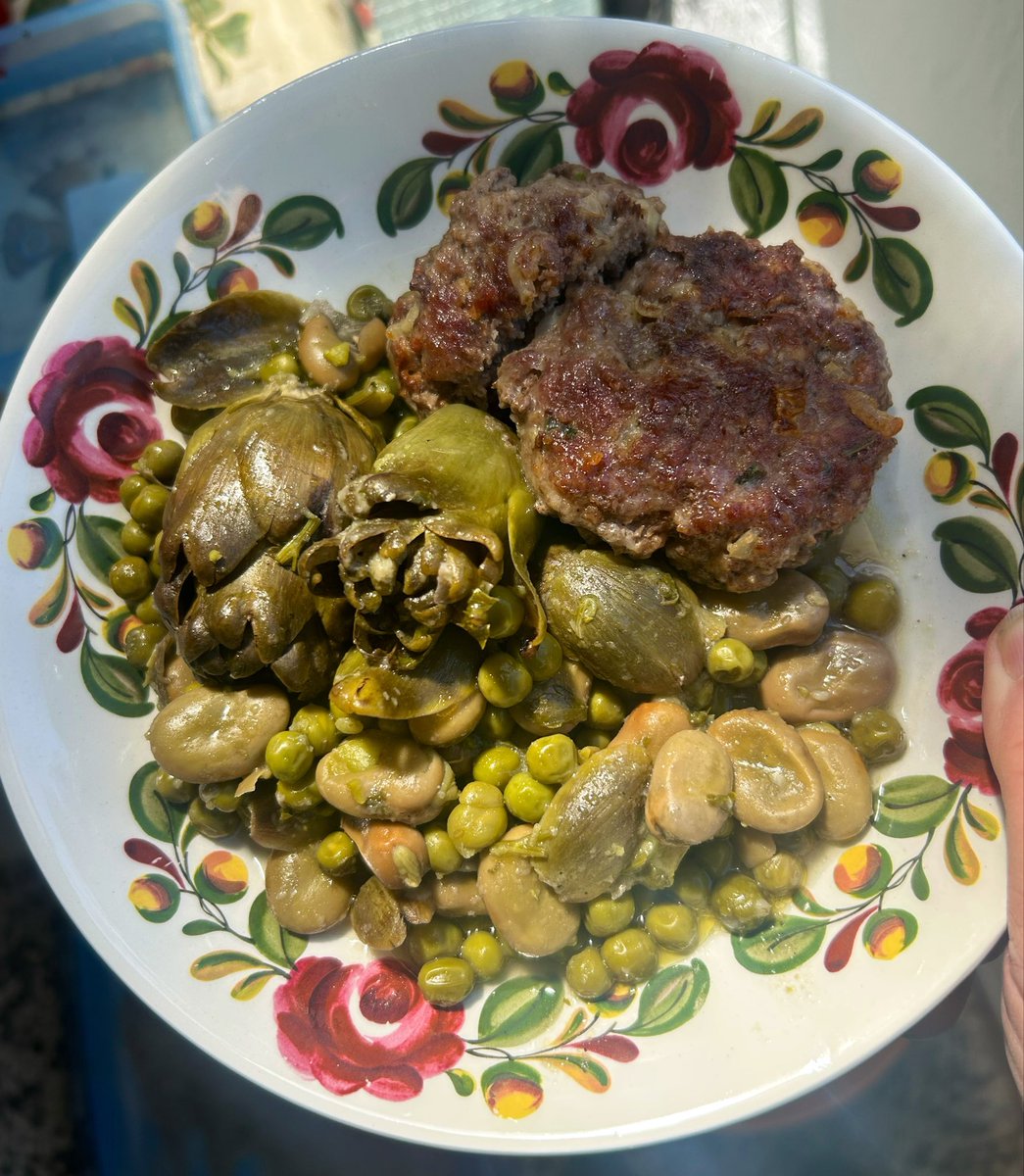 Sta ću kad ovo volin, sad je sezona, dva puta tjedno mora bit nešto s bobom ili artičokama😁😋