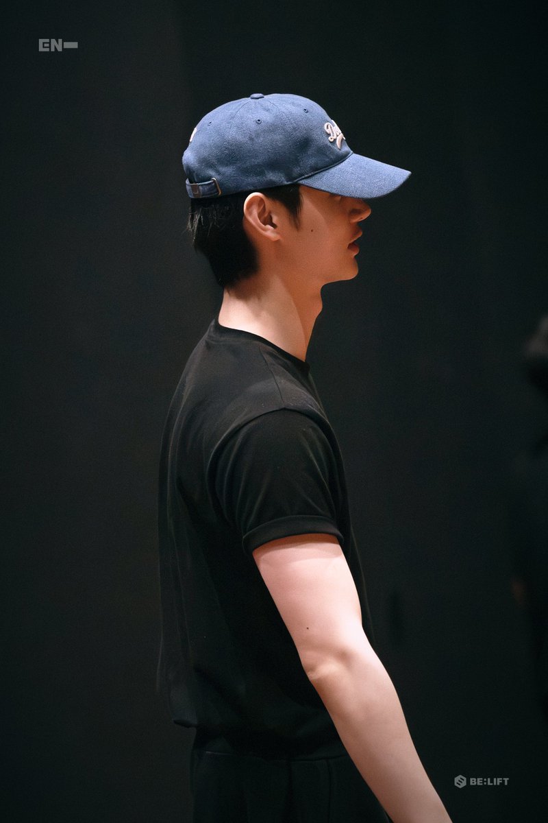 ❄️얼음별 tweet media