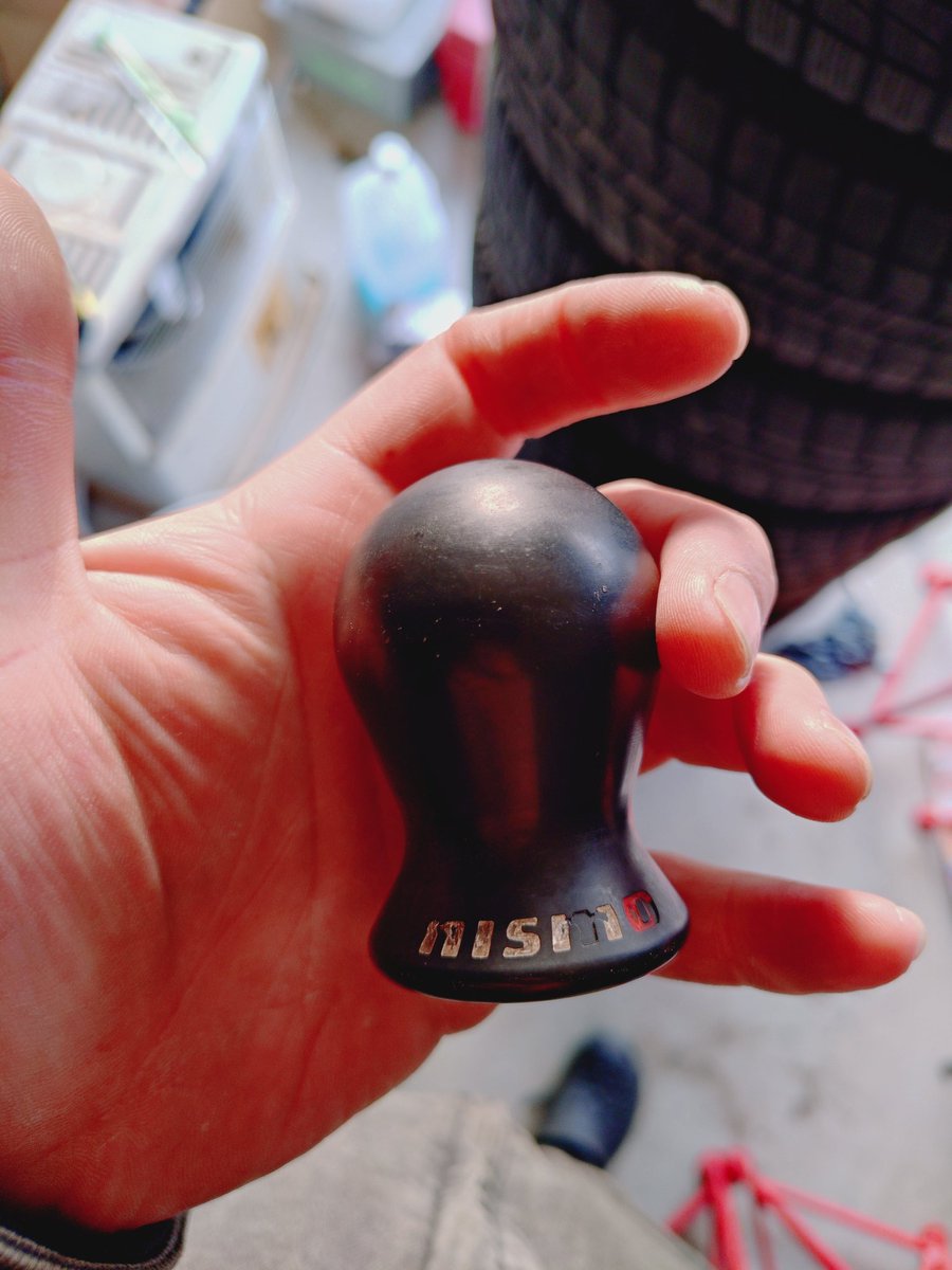 Agalta_DC5's tweet photo. 洒落にならんくらい金がないので売ります

M2販売　セミバケ　1万
レイズのCVだったかな？8J+45　2万
ニスモシフトノブ　3000円
よくわからん8スポ5J+50114.3　2万

金がないのでガチ急ぎ
話早い人は値引きも考えます
冷やかしはマジで対応できる暇がないのでできる限り遠慮してほしいけど対応はします https://t.co/ivLUKWbtpU