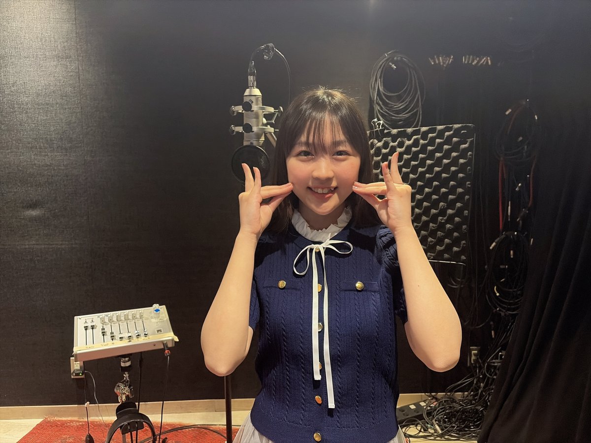 ◤　オフショット到着！🎤🌈　◢

森川奈緒役 #小山奈桜 さんの
#ウタドリ コンテンツ
初収録後の一枚をお届け📸🌷

情報解禁をお楽しみに✨

#ウタヒメドリーム