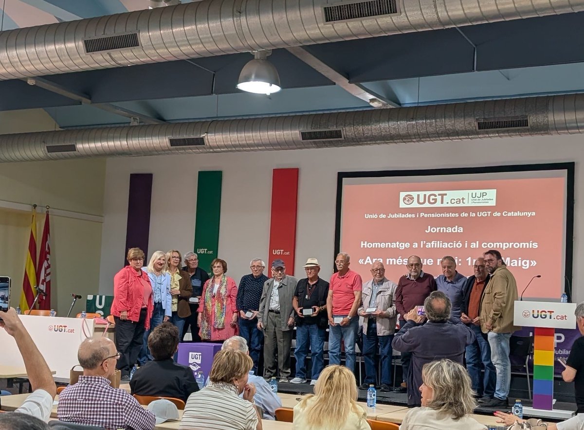 Fespbaix's tweet photo. Des de la UGT Baix Llobregat SP, vam acompanyar ahir els companys i companyes de la UJP en aquest acte de reconeixement. Recordar la nostra història és la millor manera de guanyar el futur.
Ara més que mai, compromís i unitat! 🤝🔴
@ugtcatalunya @ugt_sp_cat https://t.co/0H50aoopv1