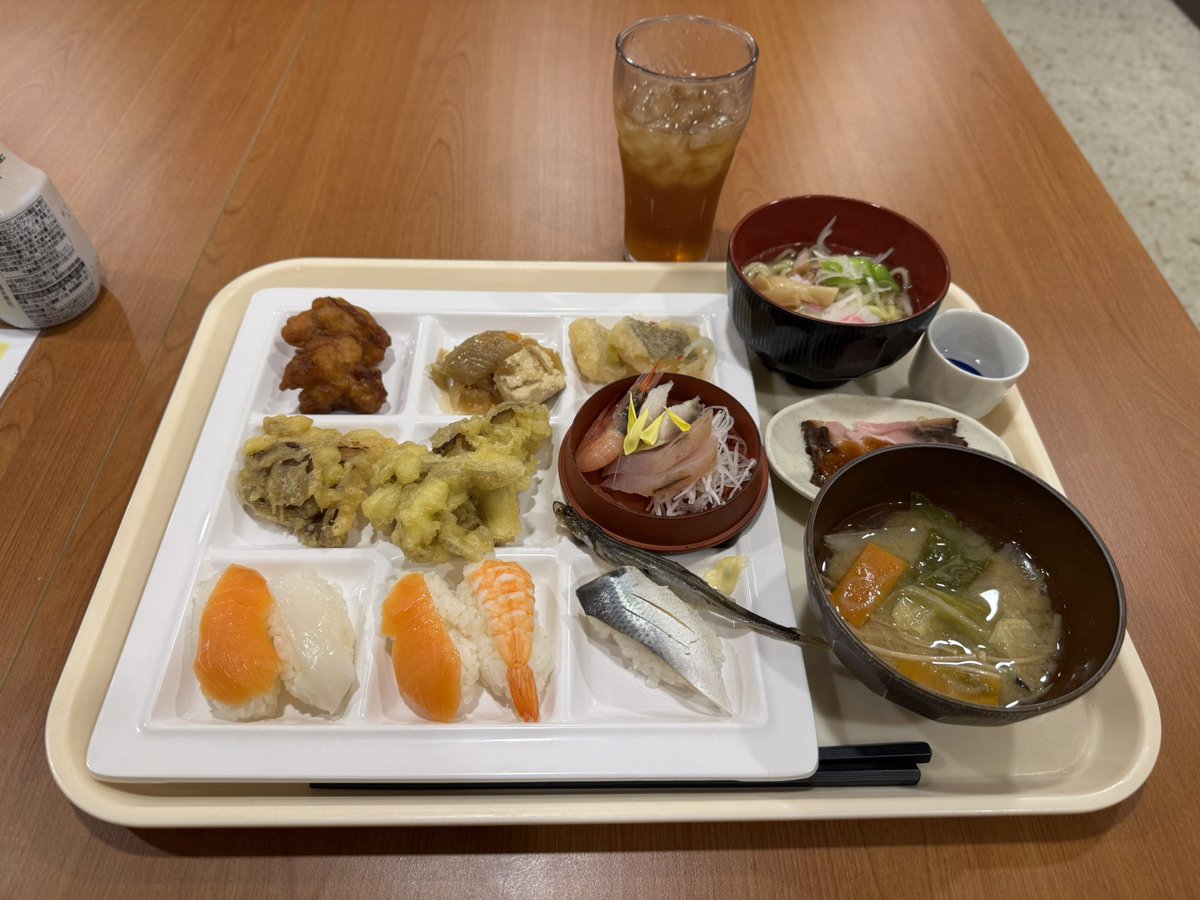 なます tweet media