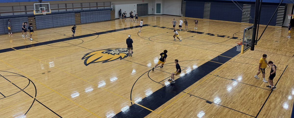 South Lyon Football tweet media