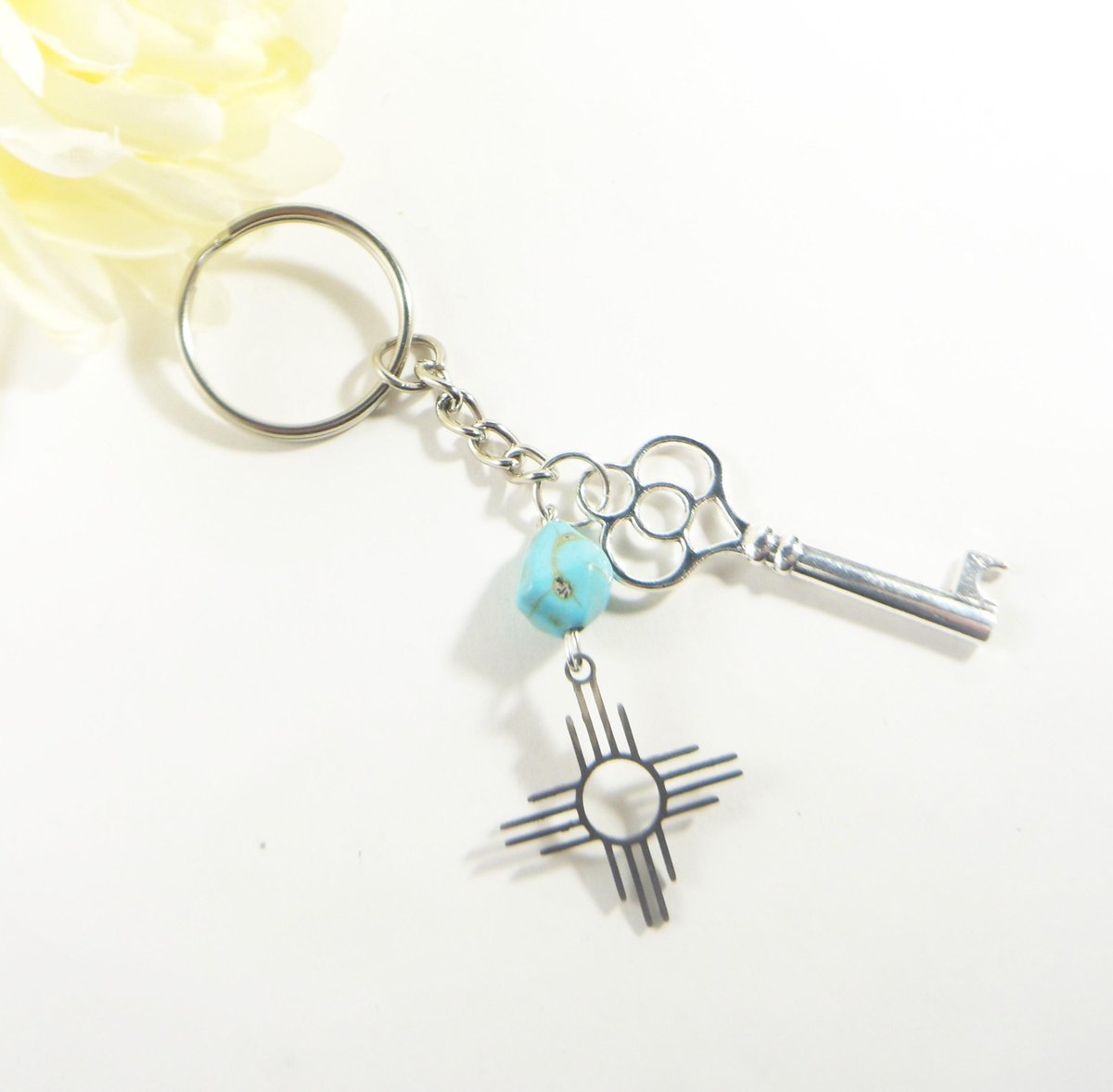 valroseshowers's tweet image. Turquoise Howlite Zia Keychain: New Mexico Car Accessory tuppu.net/b1c78be8 #NewMexico #EtsySeller #EtsyShop #SantaFe #NewMexicoGifts