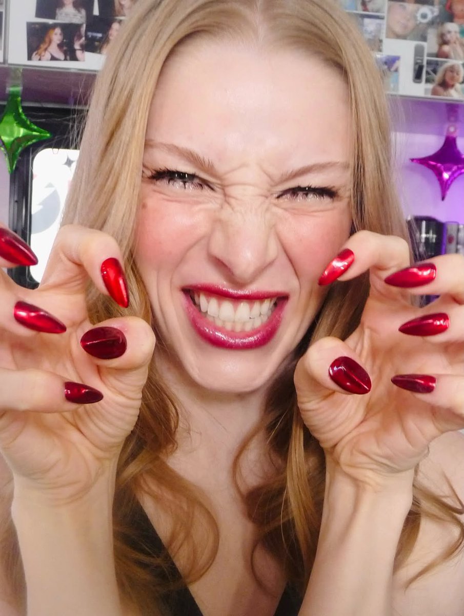 hunter schafer updates tweet media