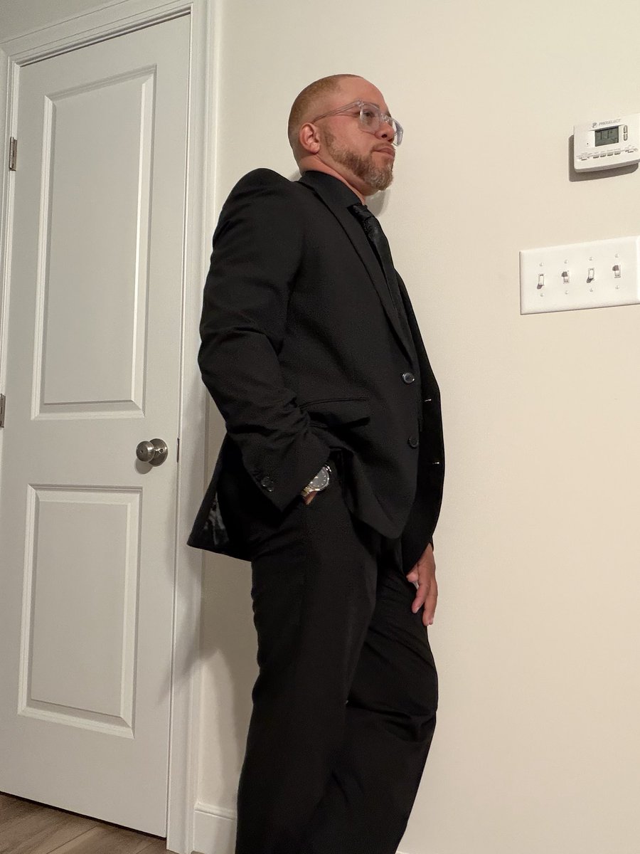 qsilver77's tweet photo. All black… https://t.co/7SNuNPw59L