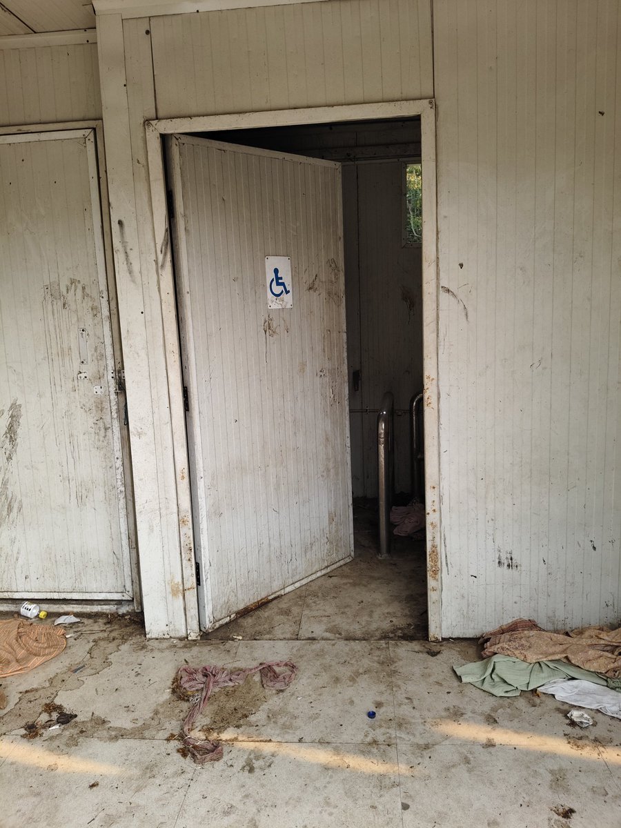 gamer_ultr2522's tweet image. Pathetic state of the washroom near Rayagada Railway Station. Filthy, littered, and totally unusable—even the disabled section. Needs urgent action! @RailMinIndia @DRMWaltairECoR @EastCoastRail #Rayagada