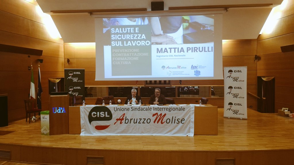 CISLAbruzzoMoli's tweet image. Il Segretario Nazionale #Cisl Pirulli al Convegno #Cisl "Salute e sicurezza sul Lavoro "Non tutti i lavori sono uguali i rischi sono molto diversi tra di loro ma abbiamo bisogno di un'educazione alla sicurezza. Con la patente a crediti abbiamo qulificato e reso il lavoro sicuro"