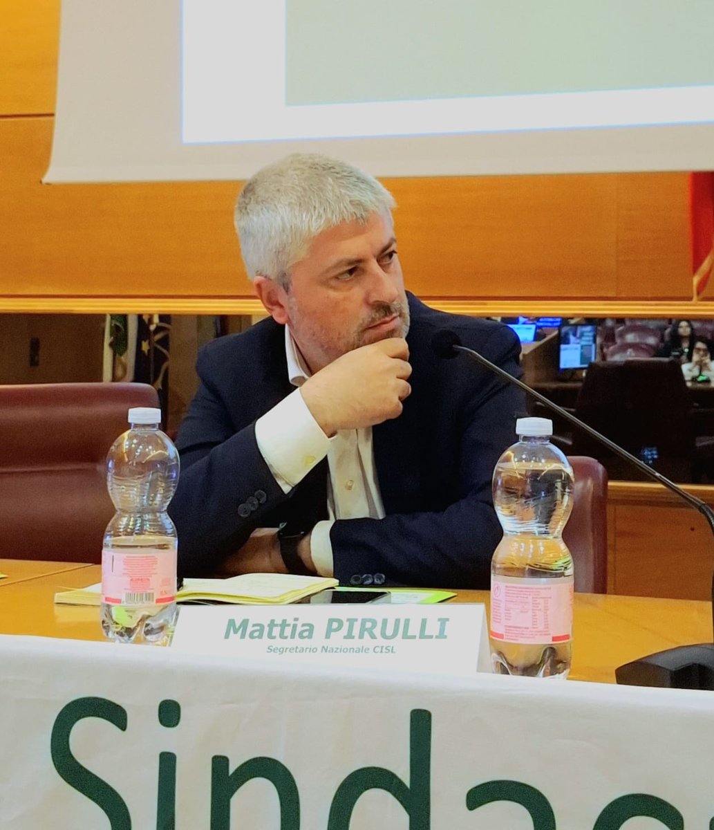 CISLAbruzzoMoli's tweet image. Il Segretario Nazionale #Cisl Pirulli al Convegno #Cisl "Salute e sicurezza sul Lavoro "Non tutti i lavori sono uguali i rischi sono molto diversi tra di loro ma abbiamo bisogno di un'educazione alla sicurezza. Con la patente a crediti abbiamo qulificato e reso il lavoro sicuro"