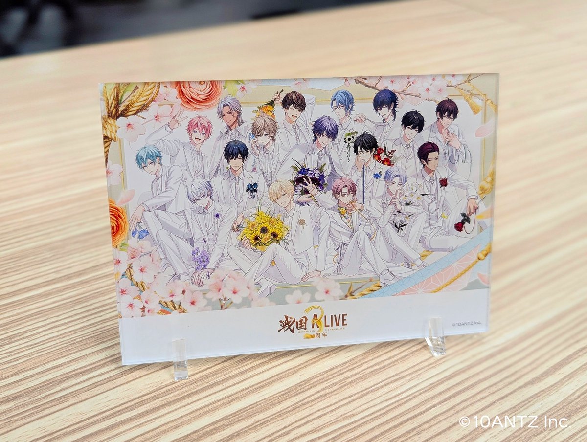 🎀❁.｡.:*
 　#戦国ALIVE_3周年
 記念グッズ予約販売中❗
　　　　　　　.｡.:*❁🌸

ポーチとアクリルボードの実物サンプルを公開✨

ポーチは缶バッジやチャームを付けても🙆‍♀️
アクリルボードはデスクや棚に置いて、いつでも武将たちの姿が楽しめます❗

#Pipmey ブラウザ版で予約受付中❗
#戦アラ