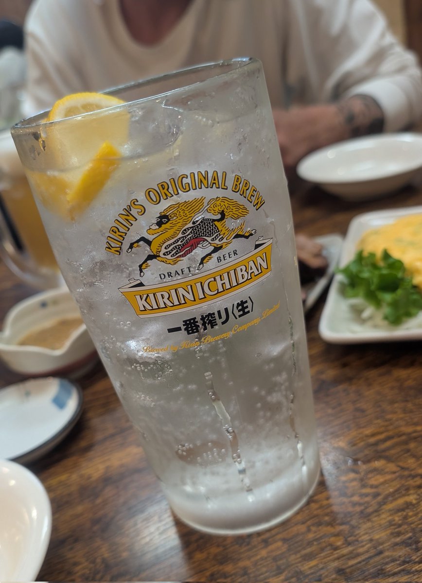 sakeapexsake's tweet photo. 今日も楽しい夜🥸
乾杯🍻 https://t.co/n6vBta3DWu