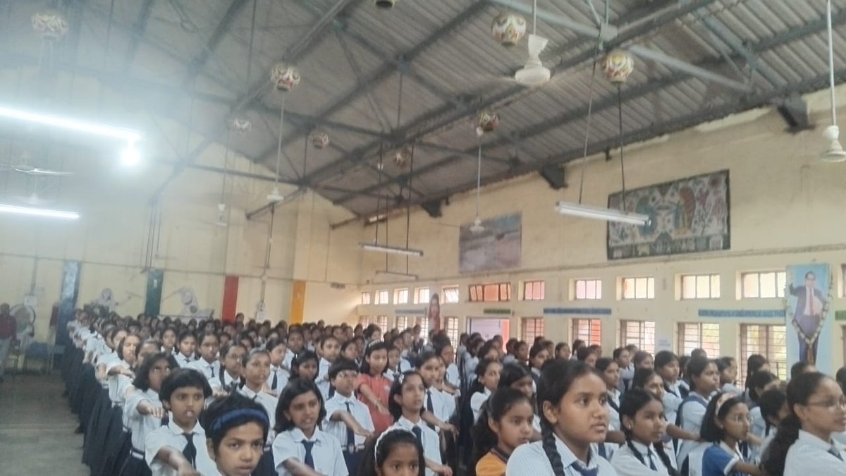 jnvwardha's tweet photo. PM Shri Jawahar Navodaya Vidyalaya Wardha Water Conservation taking pledge https://t.co/sMqYLw8Kos