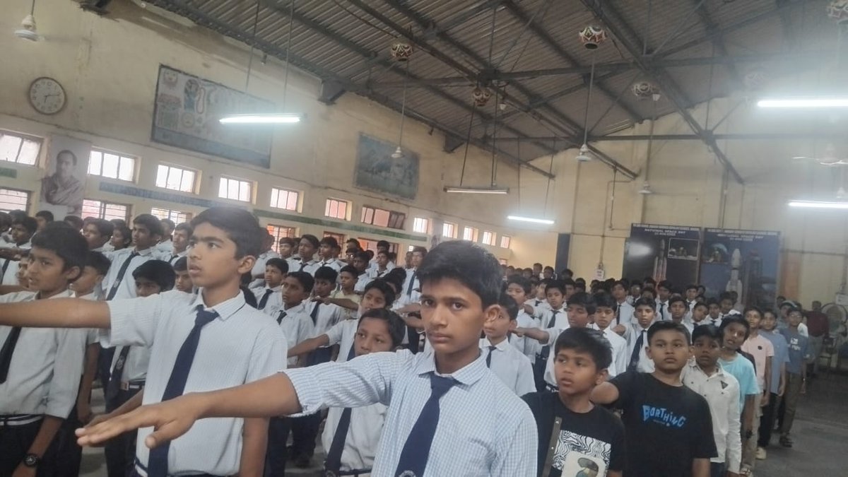 jnvwardha's tweet photo. PM Shri Jawahar Navodaya Vidyalaya Wardha Water Conservation taking pledge https://t.co/sMqYLw8Kos