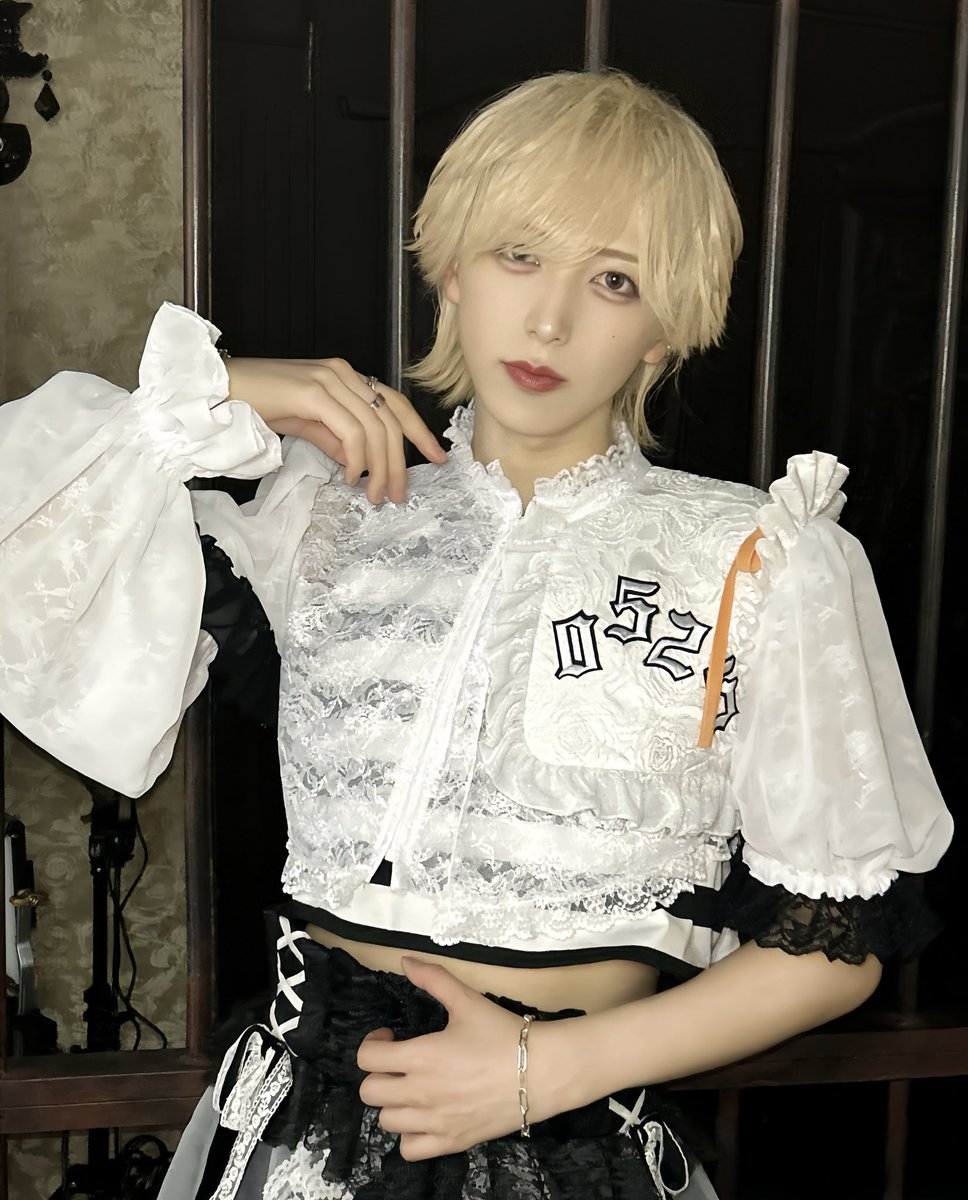 ki_ki_shiki's tweet photo. 自由が丘のカフェで70代くらいのお姉様に「俳優さん？綺麗なお顔ね」って褒めてもらえたから「メン地下です！」って答えたら「あら、そう😌」って言ってた https://t.co/O8v78eyEW7