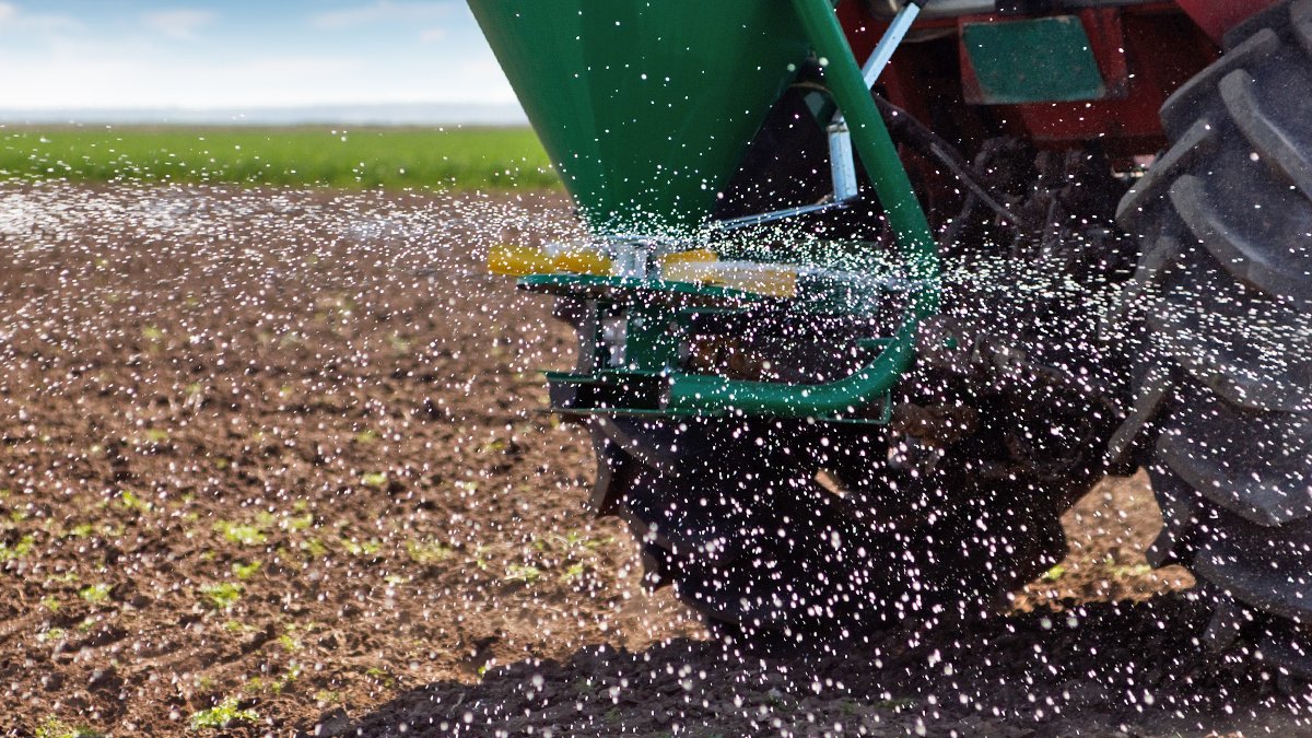 omexag's tweet photo. Having soil low on #micronutrients? Get your dry blend treated with #Perfuze &amp; even the distribution of micronutrients in the field to correct deficiencies &amp; prevent negative effects on yield &amp; quality. Talk to your local #AgRetailer or DM your #OmexRep https://t.co/M5OpeWU4DP