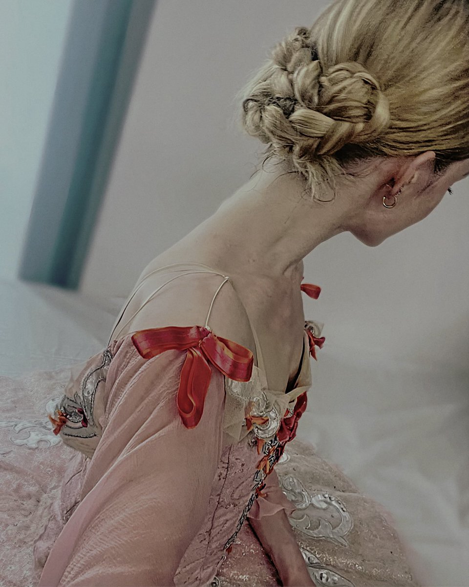 ‎ 𝑨𝑢𝑡𝑢𝑚𝑛 ⋆˙⊹🕊️ tweet media