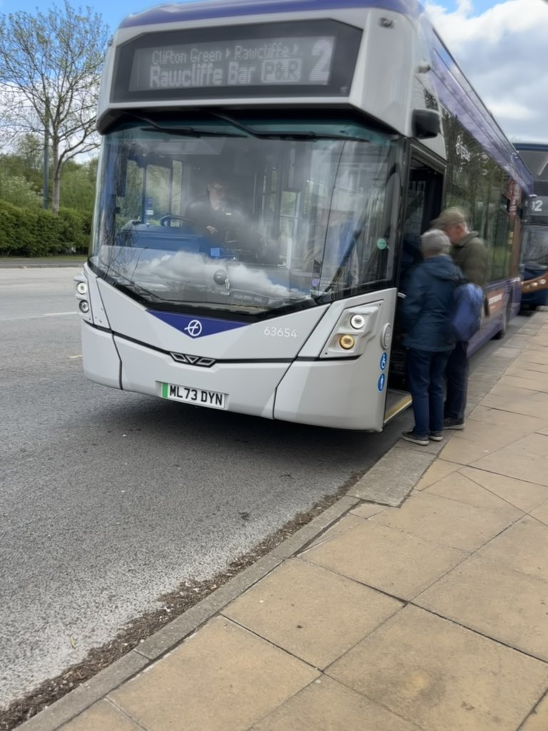 ThompsonCJ91's tweet image. Easiest way into #York by #bus for meetings today. Clean bus and friendly driver 👍🏼