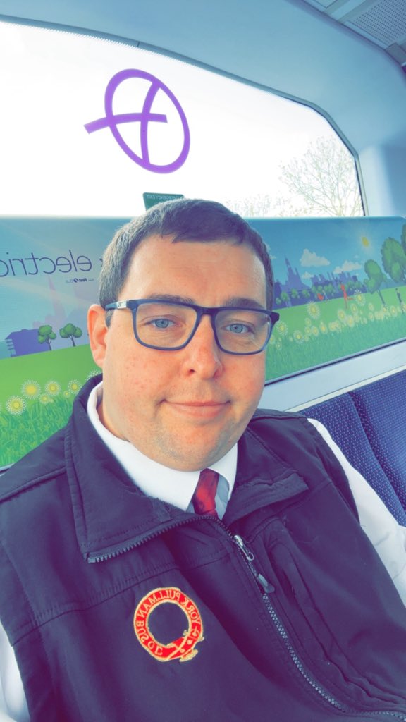 ThompsonCJ91's tweet image. Easiest way into #York by #bus for meetings today. Clean bus and friendly driver 👍🏼
