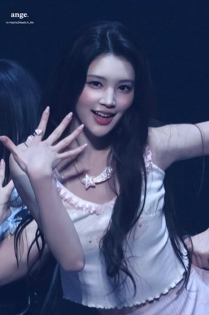 𝐚𝐧𝐠𝐞. tweet media