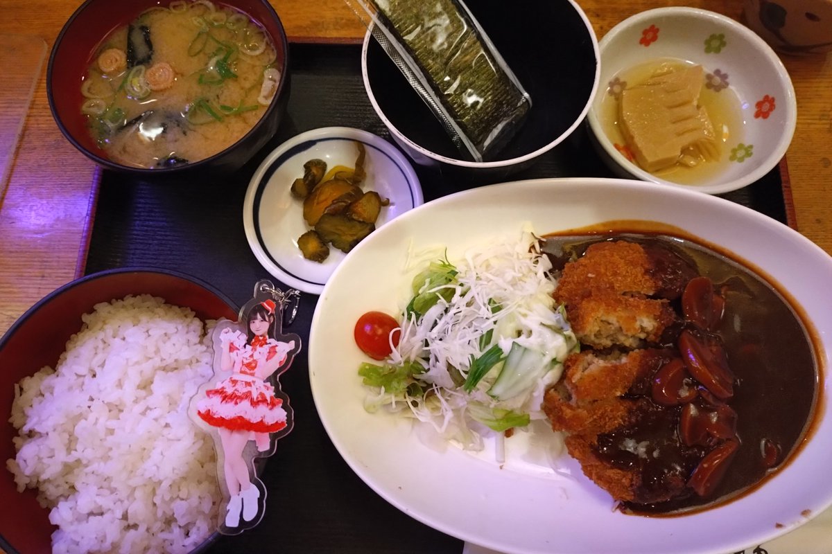 mnaruseMN's tweet photo. 本日の仕事終わりは、行き付けのお店でたこ焼き！推しのアクキーと一緒にいただきました。久しぶりの訪問だったけど美味しかった😋
そしてランチの写真を投稿忘れていたので一緒に投稿。これから頑張って帰宅します🥰 https://t.co/KOGhbP8bxv