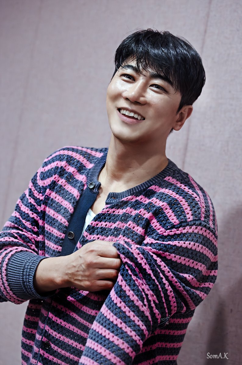 20260426 뮤지컬 로미오와 줄리엣 퇴근길
#박민성 배우님
.
베로나일짱의 착한 얼굴에 그렇지 못한 주먹😊