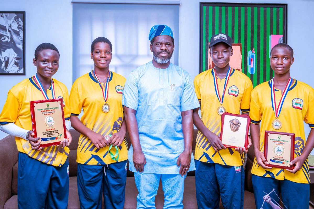 Akin Oyebode tweet media