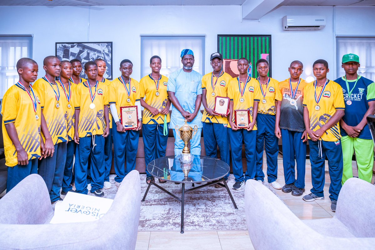 Akin Oyebode tweet media