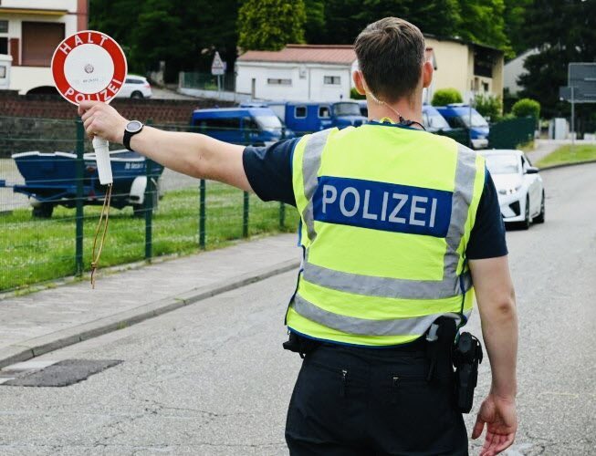 Florian Philippot tweet media