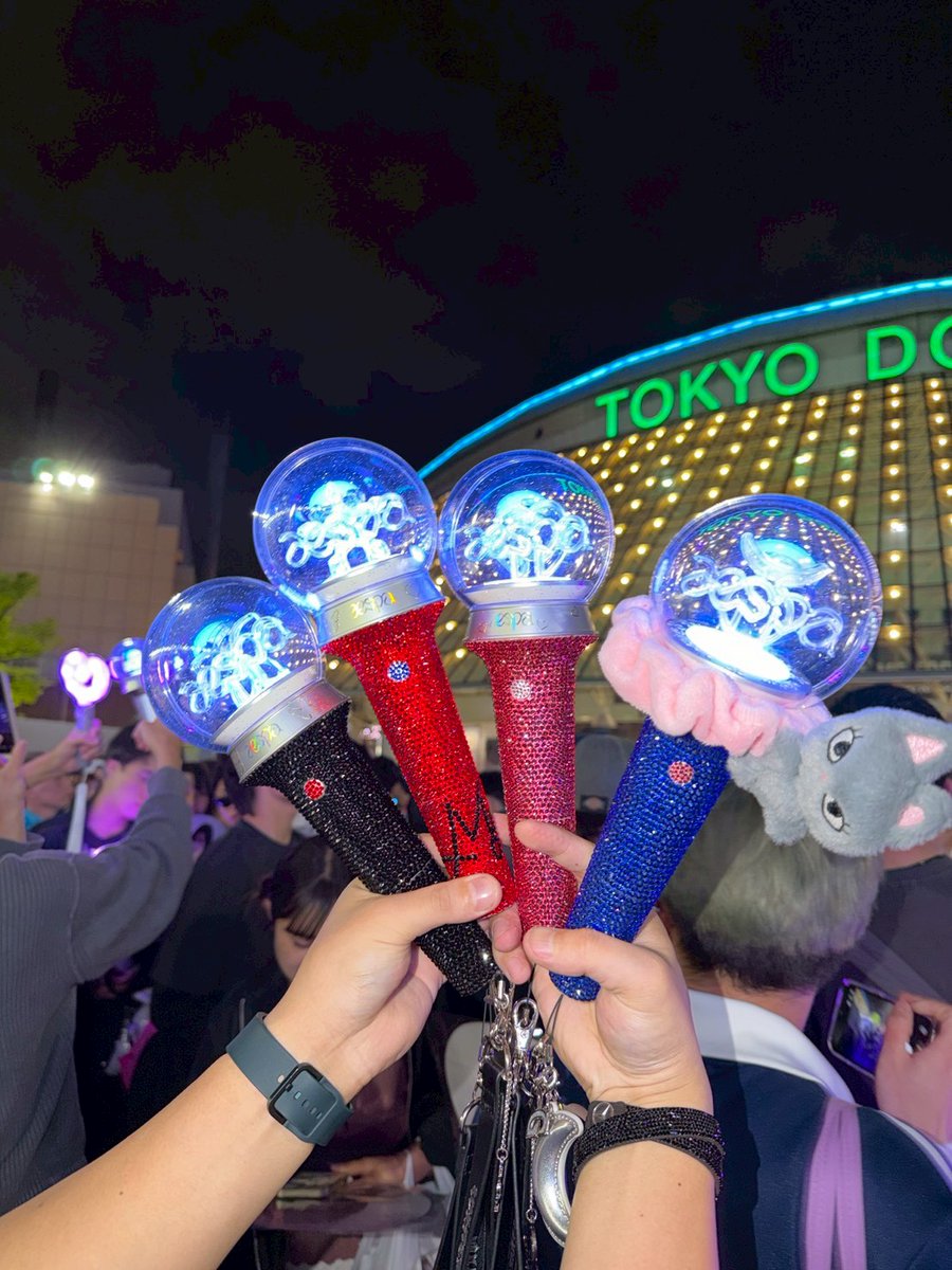 TKHR_f1's tweet photo. MYの皆様aespaちゃんのLIVE参戦お疲れ様でした！東京ドーム2日間参戦できてまーじで幸せ🥰すっかりLIVEロスです🥺
#aespa https://t.co/D67o8lyqFU