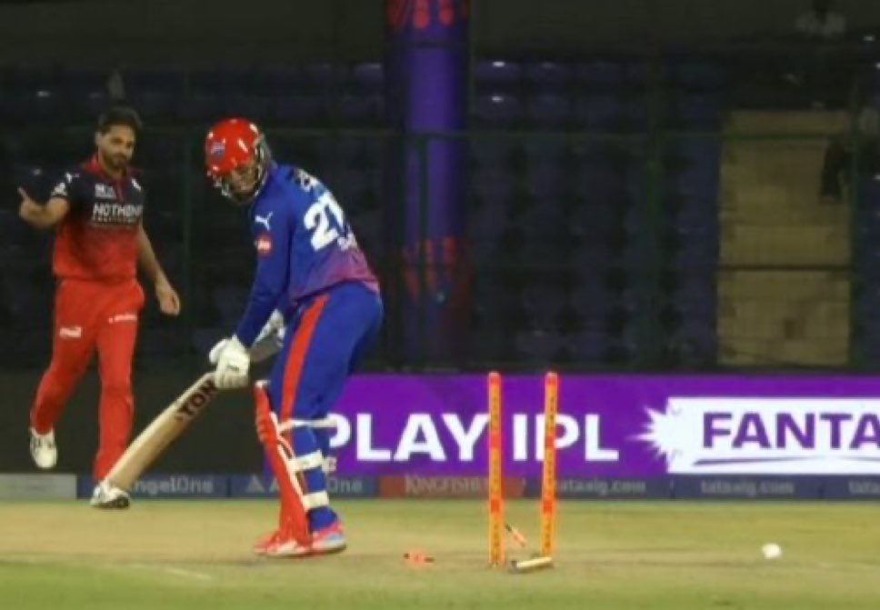 Most Wickets in 1st over of IPL
(overs bowled)

32 - Trent Boult (105.0)
29 - Bhuvaneshwar (141.0)*
16 - Deepak Chahar (85.2)
15 - Praveen Kumar (89.0)
13 - Jofra Archer (29.0)
13 - Mohd Shami (67.0)
13 - Sandeep Sharma (78.0)
12 - Mohd Siraj (58.0)
12 - Zaheer Khan (65.0)