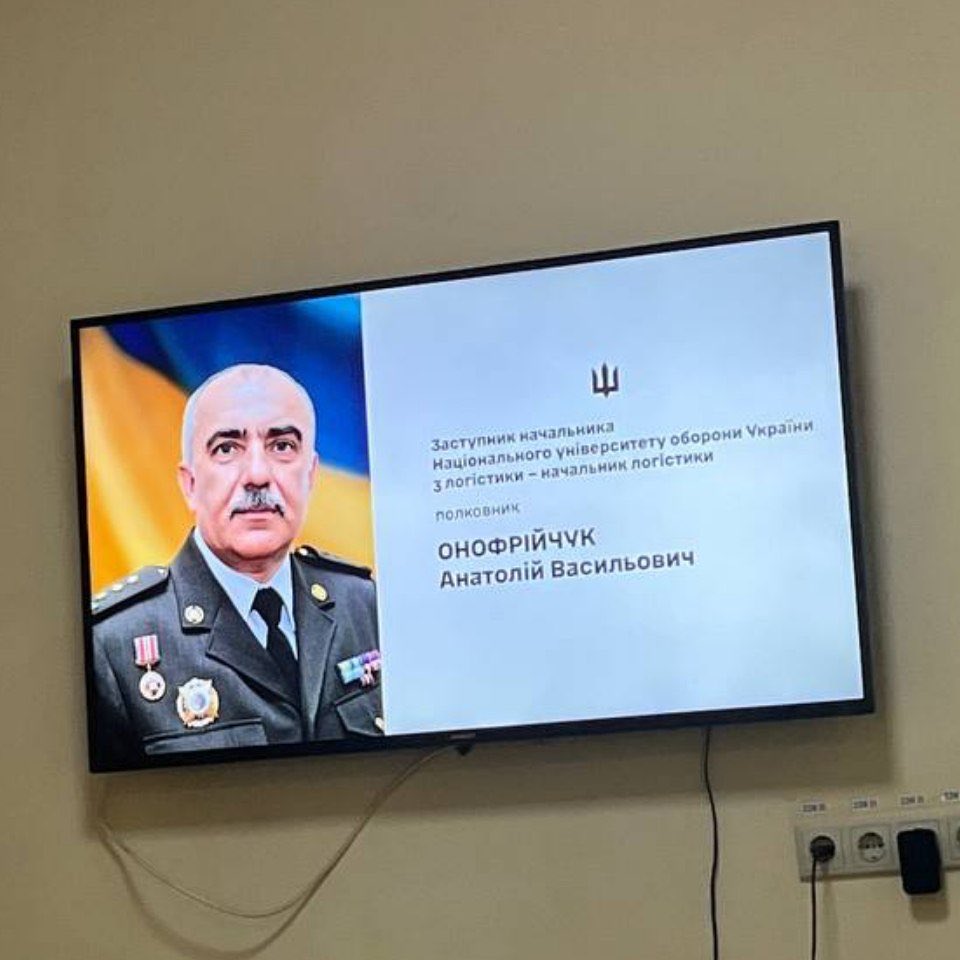 Юнкер tweet media