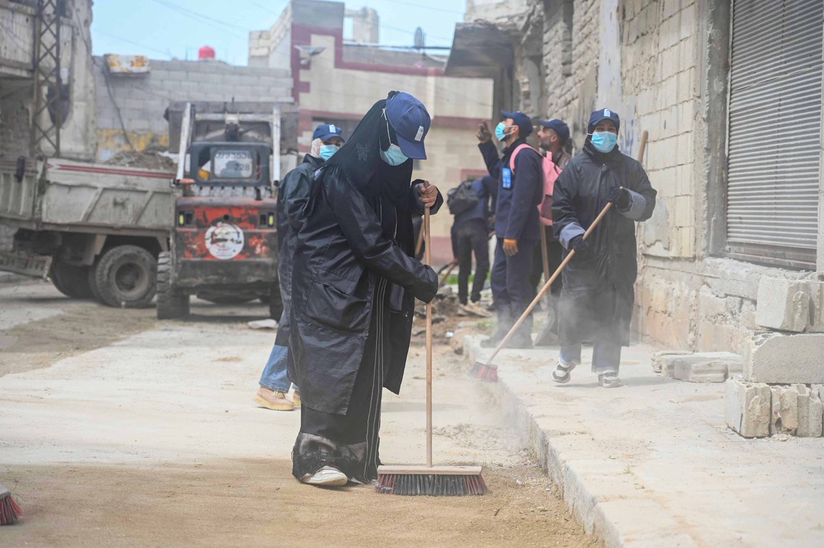 UndpSyria's tweet image. 🙏Thanks to our #PartnersAtCore 📷 @MOFAkr_eng, thru #REVIVE, @UNDP is advancing debris removal in #Homs:
🎯 113,000 tons to be removed
📍 13 neighborhoods
👷 200+ jobs created

✨Improving safety and restoring access, clearing the path to recovery in #Syria.