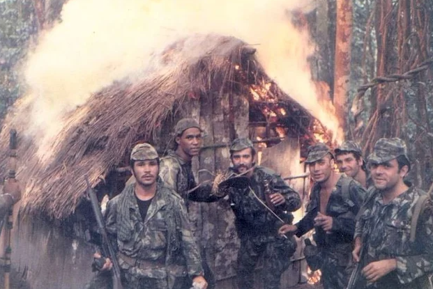 Guerra en la Universidad tweet media