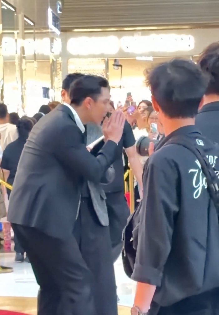 norsoryorlor tweet media