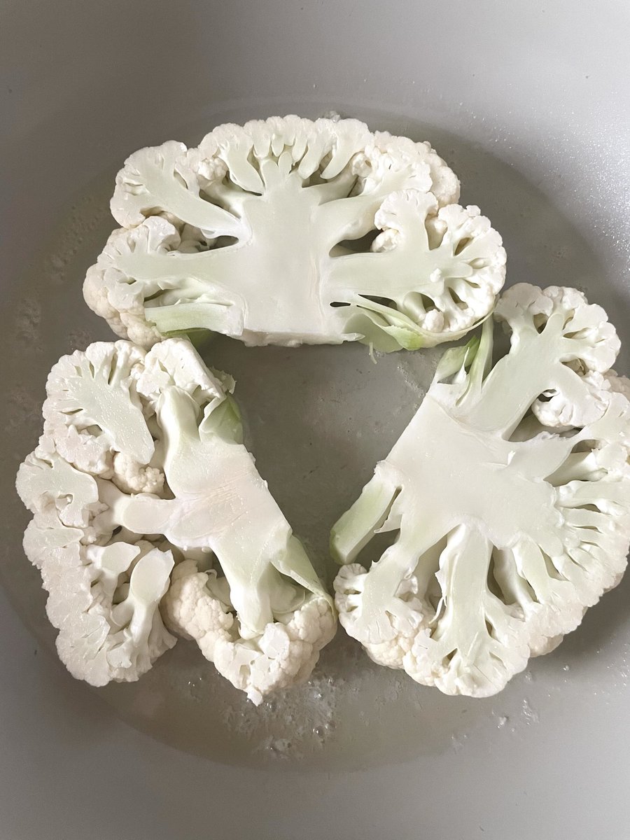 あやねぇ@20万人の脚分析 tweet media