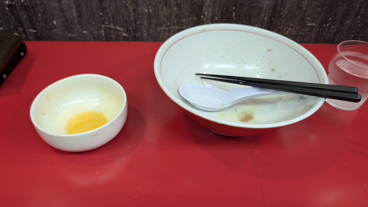 OnlyoneHospital's tweet photo. ラーメン山崎

ラーメン中、生卵

ニンニク少なめ　他増し

本当に最後の一杯（ラーメン）
やっぱり美味いよ、、、、
最後に完飲できて感無量

端豚ありがとうございます！！ https://t.co/gP7iSBmfXV