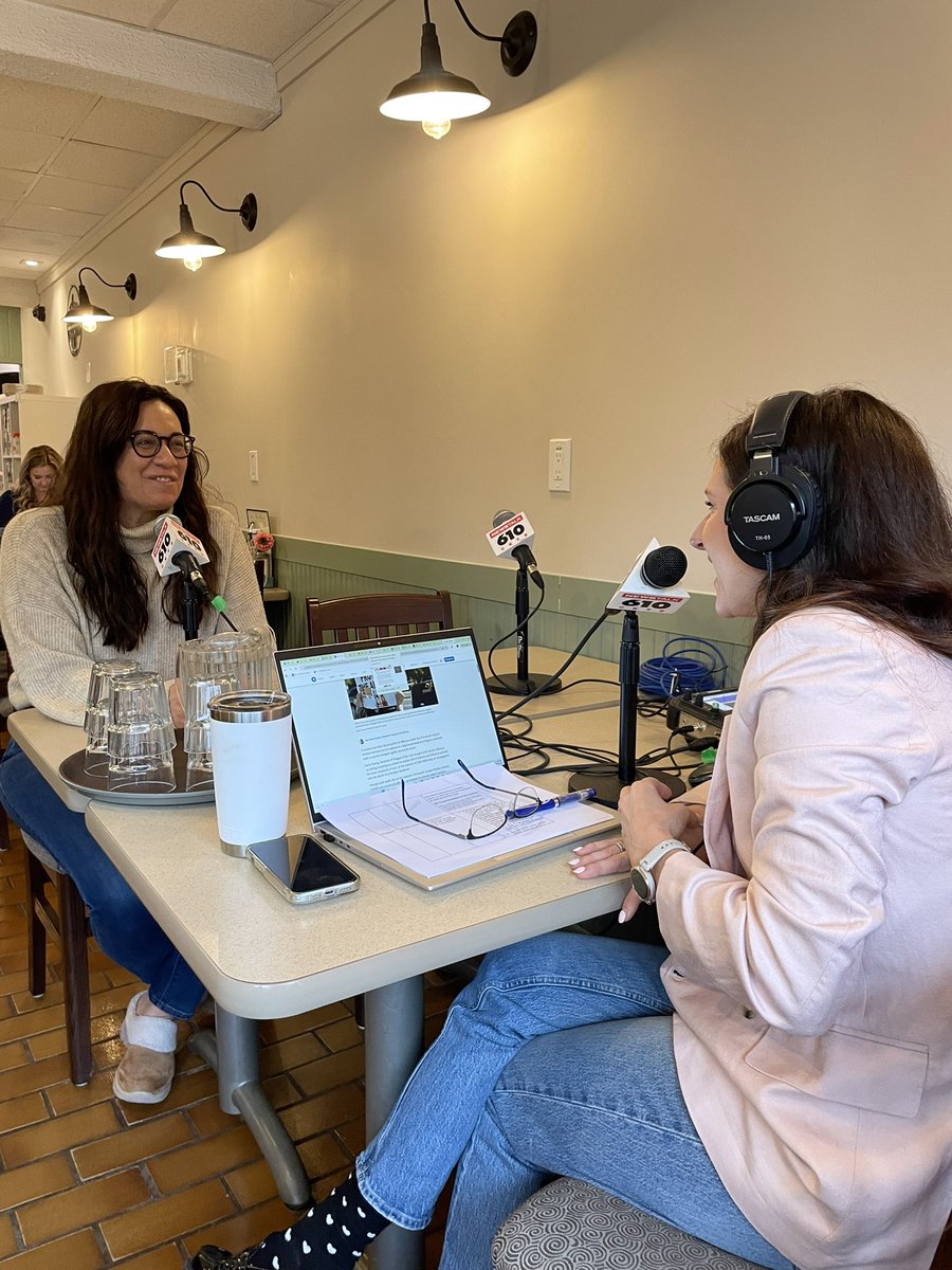 610CKTB's tweet photo. LIVE NOW | Emilia Amaro returns to speak with Steph about being a member of the #LincolnChamberOfCommerce, how the chamber is involved in the community, how businesses can connect with potential clients/customers and the pride of being part of a tight knit community #CKTBLIVE https://t.co/43SXfoMpUL