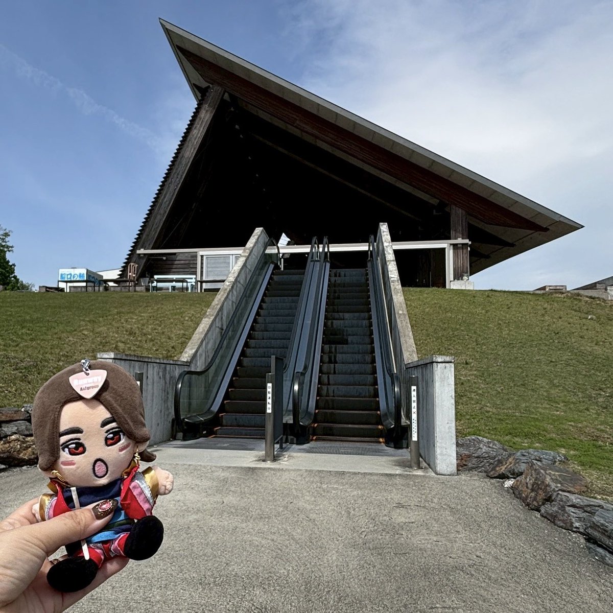 Agss_ndok's tweet image. 2026.04.28𓂃𖤥𖥧𖥣⋆*

今日はこちらへ🚗💨

まずはドデスカのえぇとこや〜んで
こじまさやが行ってたVISON✨️

なか川で漬け丼食べたのに
写真撮り忘れた💦

baraqueの
松飯炭(マンハッタン)も食べた😋

あといちごも🍓

 #VISON #海女小屋なか川 #漬け丼 #baraque #松飯炭 #聖地巡礼