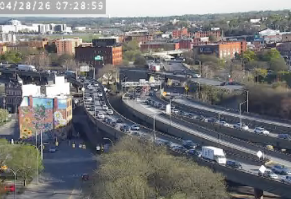 TotalTrafficSYR's tweet image. 81 south is down to one lane between Harrison and Brighton-left lane only-#Traffic is jammed up through the 690 east/81 south interchange-Avoid #Syracuse