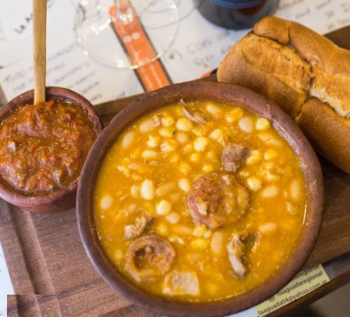Armemos hilo de dónde conseguir locro en Rosario este 1° de Mayo!

Donde venden para llevar o para comer ahí 
Dejen la data. Si es con flyer mejor.