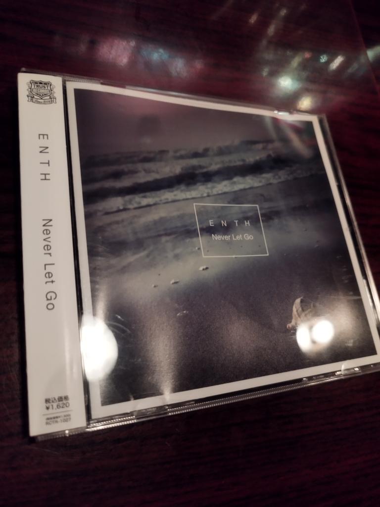 merokoa202's tweet image. 【ENTH】。2014年結成の名古屋出身3人組。日本語と英語歌詞を混ぜながら、メロコアを主軸にHardcoreとも言える曲やSka調もあるので楽しい嬉しい(^_-)HiSTANDARD福岡公演のSupportやTriangleの中軸を担う★テキーラ好き(ﾟ∀ﾟ)4/28のメロコアInmyハウスも宜しくお願いします。#Bar #nishijin #Cocktail