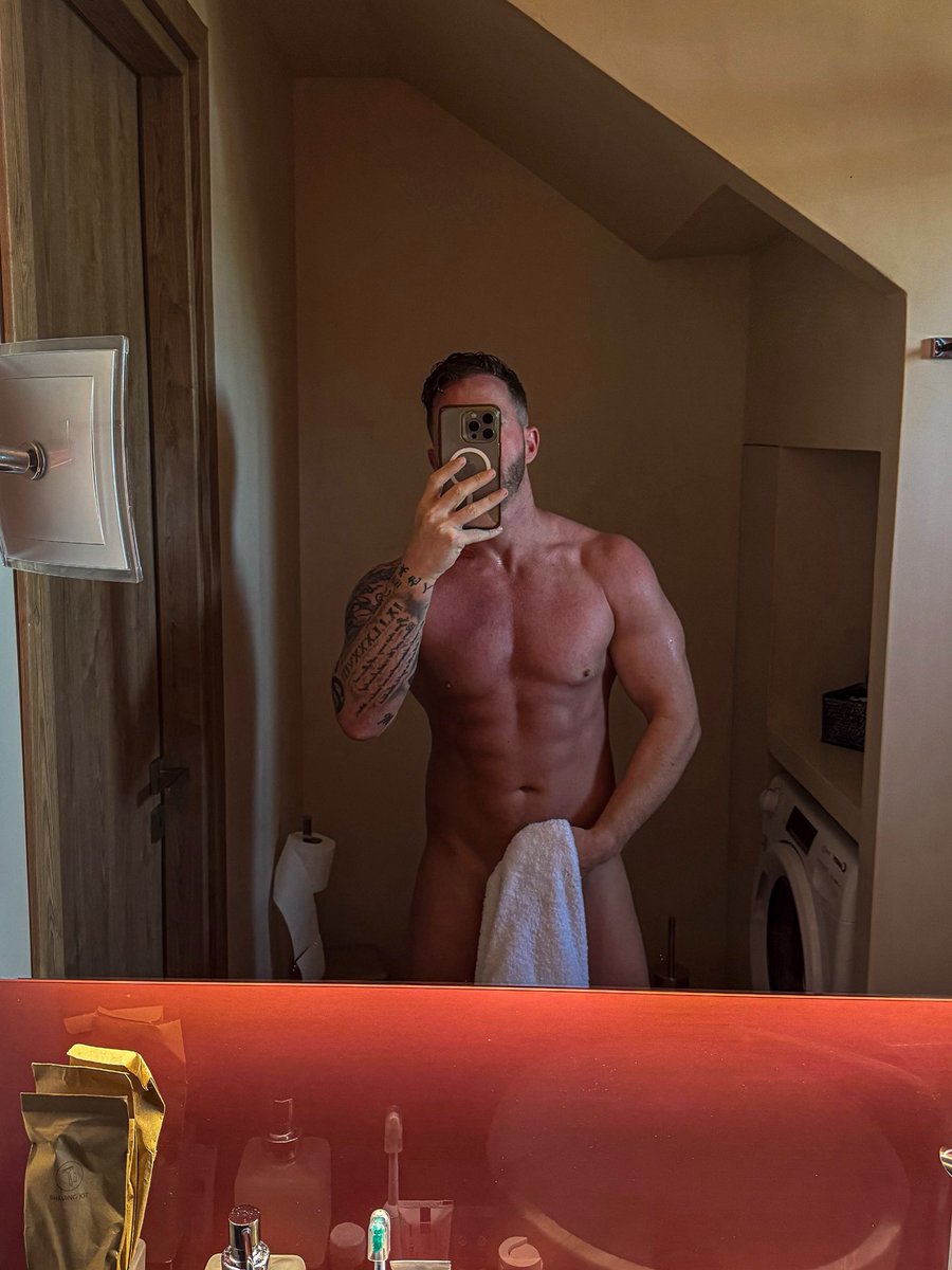 Gayfitnessukk tweet media