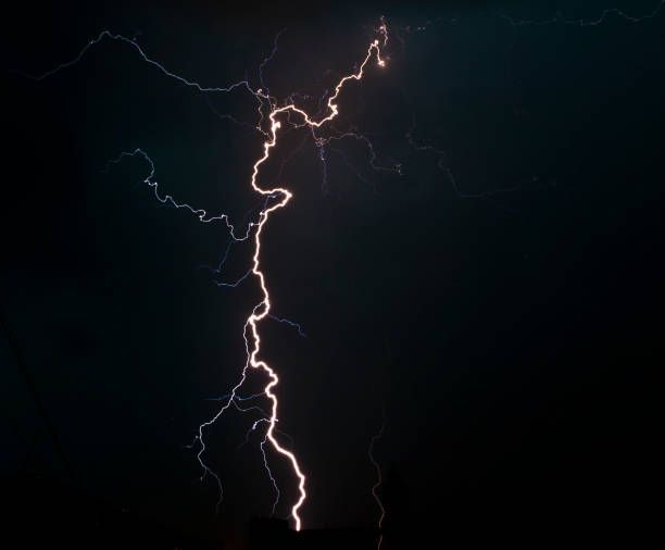 GeneVatow's tweet image. whispers in the sky
#lightning flashes cloud to ground
rain begins to fall

#vss365 #lightning 
#haiku #poetry