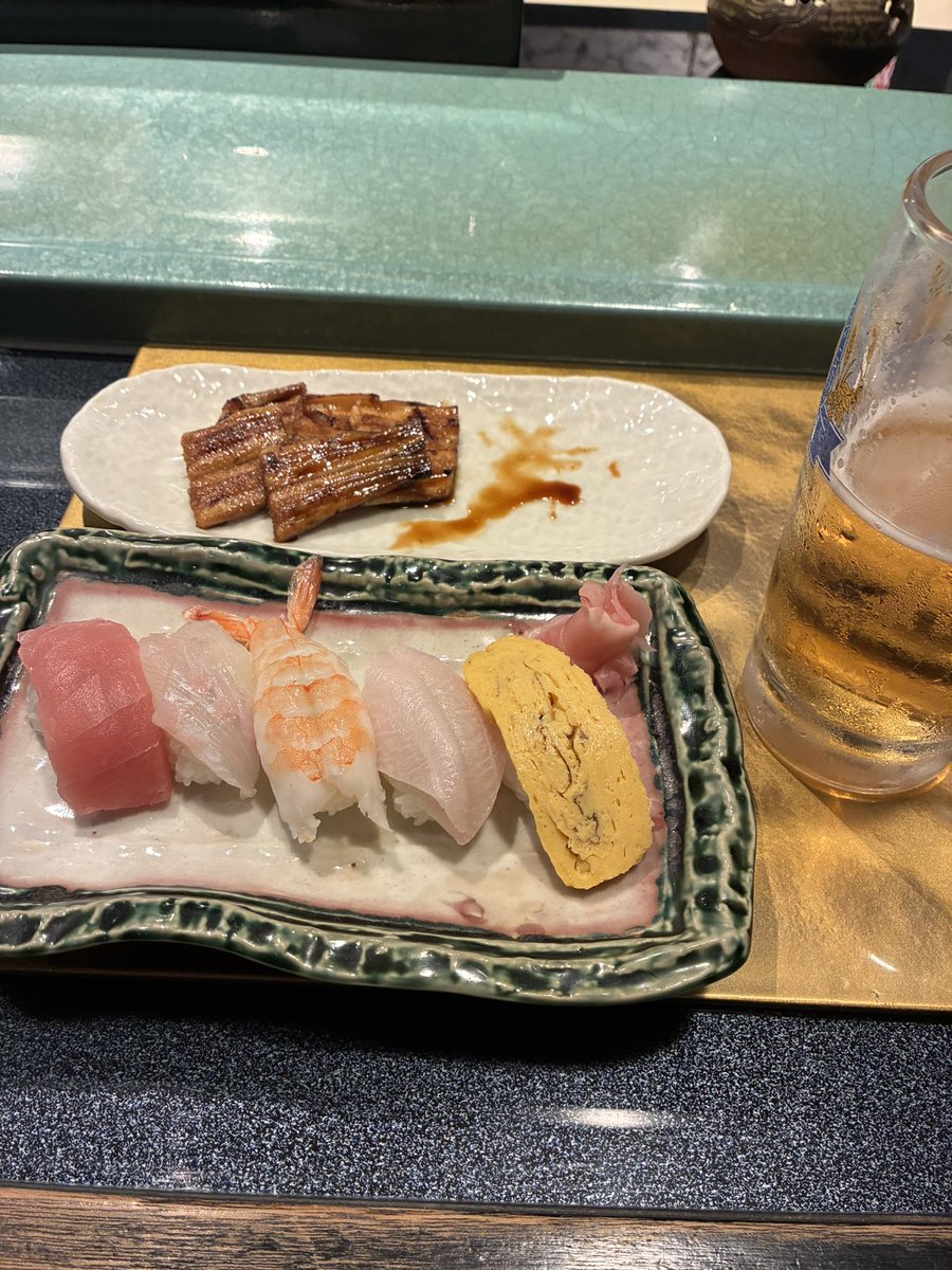 一人で2軒はしご。2件目は気になってた寿司屋へ。カンパチのはらみが美味すぎ🐟