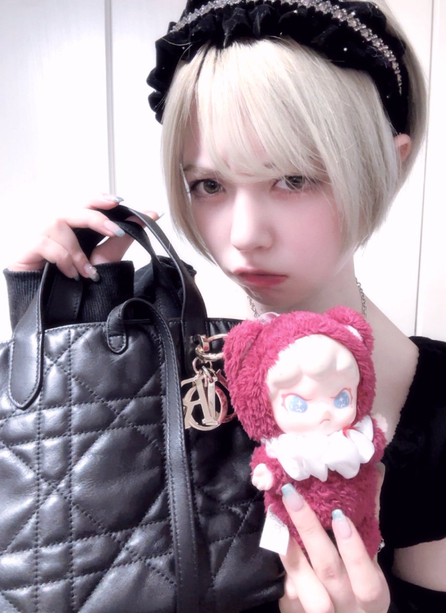 sakuraiemilia25's tweet image. 今日のエミリア🖤💞
#OOTD