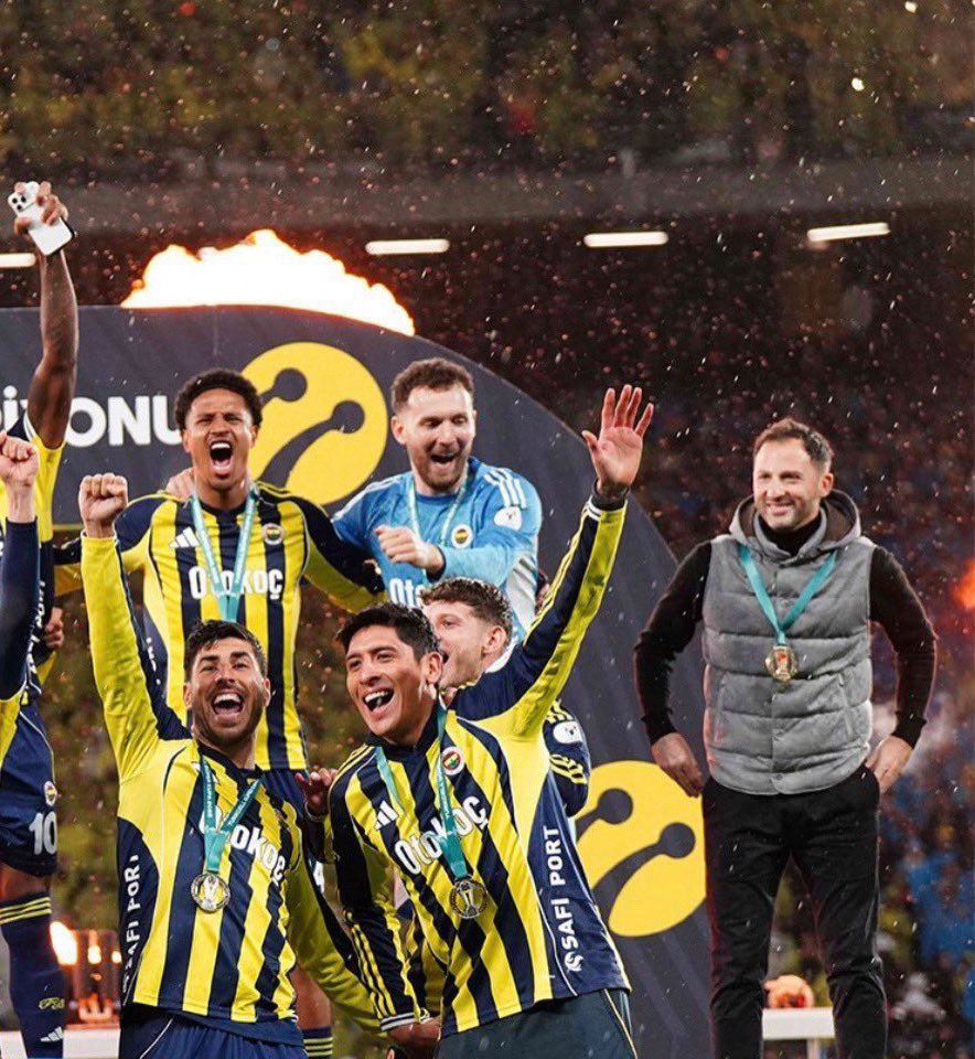 sevgenyan's tweet photo. canım çok sıkkın 3 https://t.co/LXQZd27S82