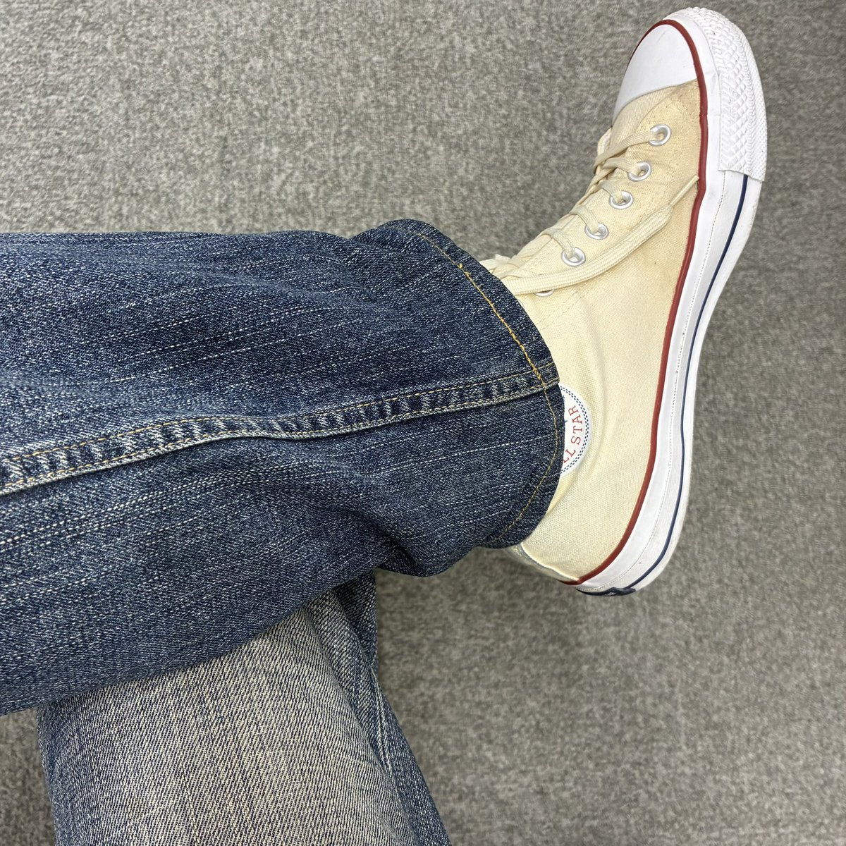 zenmai_sneakers's tweet image. ここ3日履いたスニーカーと妄想AI

明日は休み、たくさん歩こうと思います
目指せ30000歩
#KOTD
#sneakers