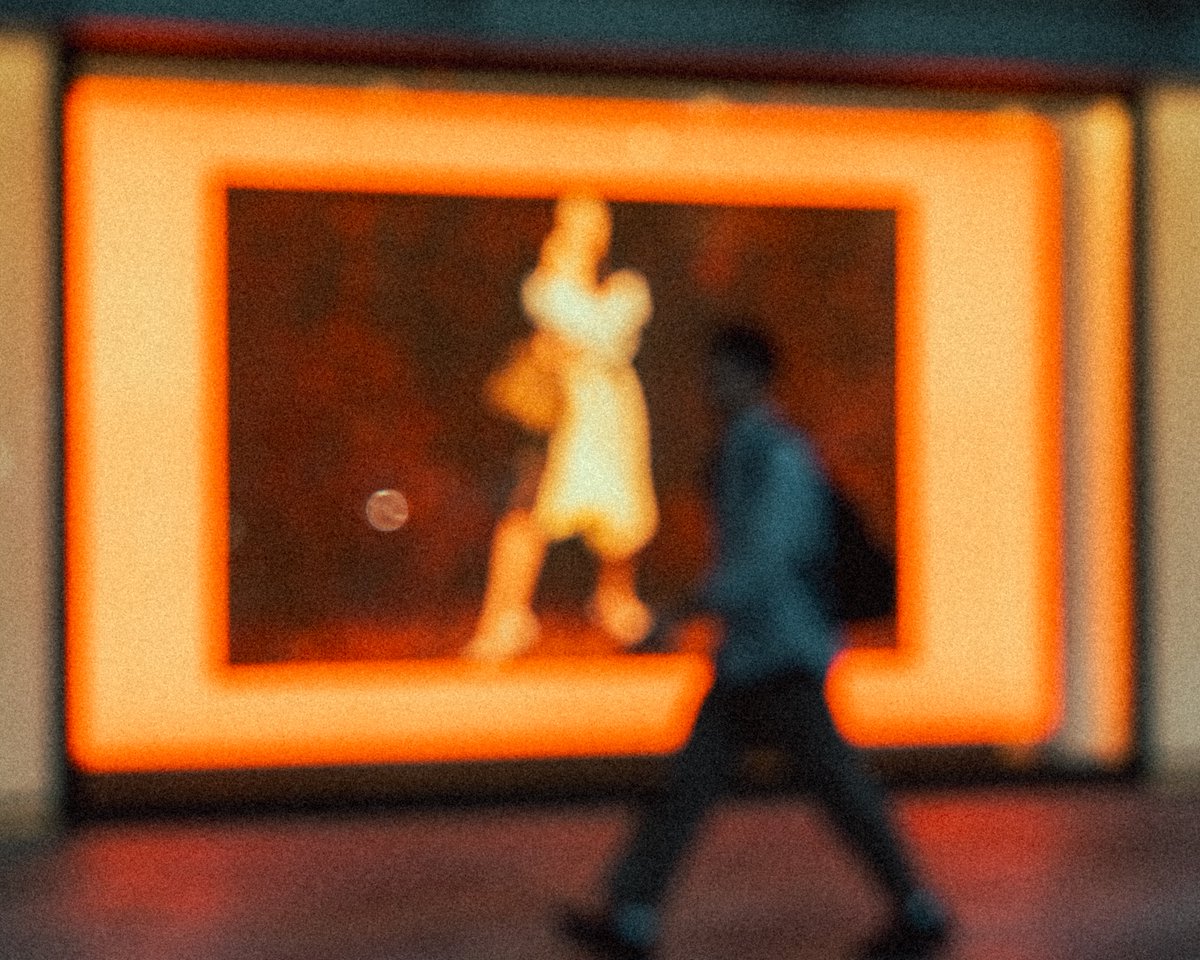 RRnmzh's tweet image. The world is constantly shifting and flowing away. I want to capture that fleeting "presence" and "heat" as pure color and light. While photography may be for capturing truth, I choose to believe in the "impressions" felt by the heart.  #NFTPhotography #Impressionist #AbstractArt